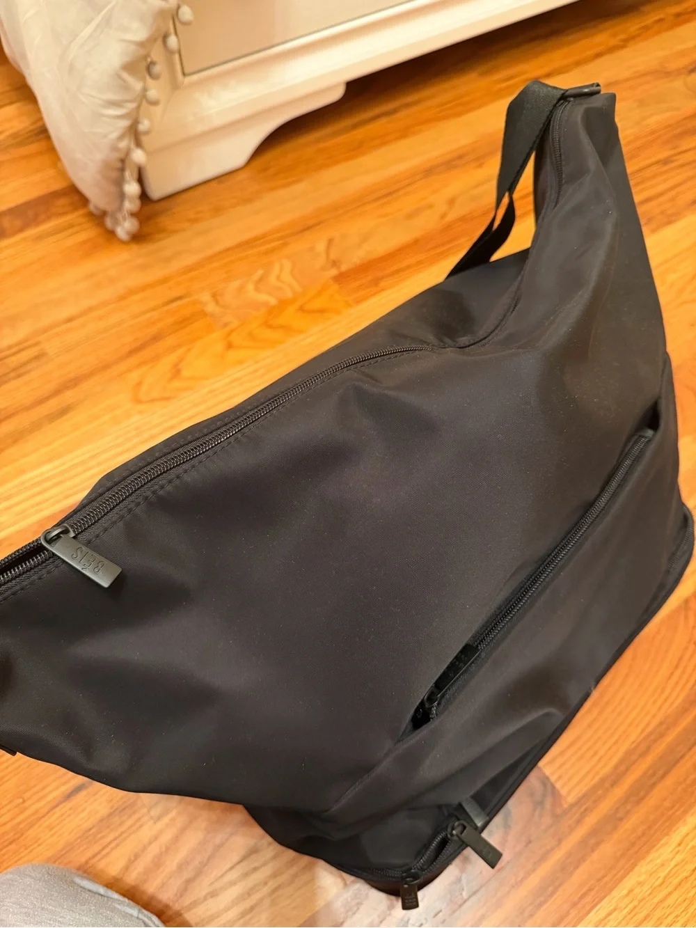N/A sleek black